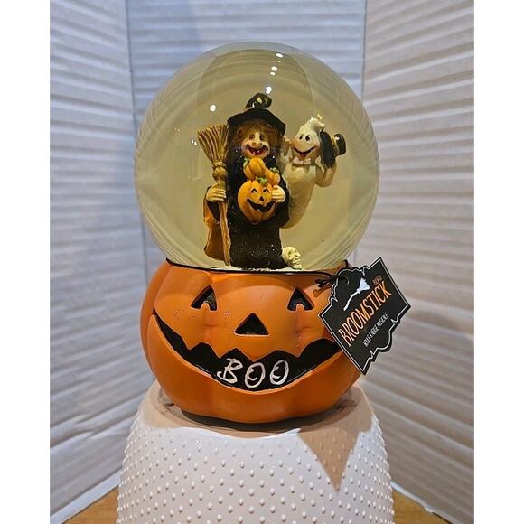 Broomstick Blvd Haunted House Glitter Snow Globe Ding Dong the Witch is Dead NWT - Picture 2 of 10